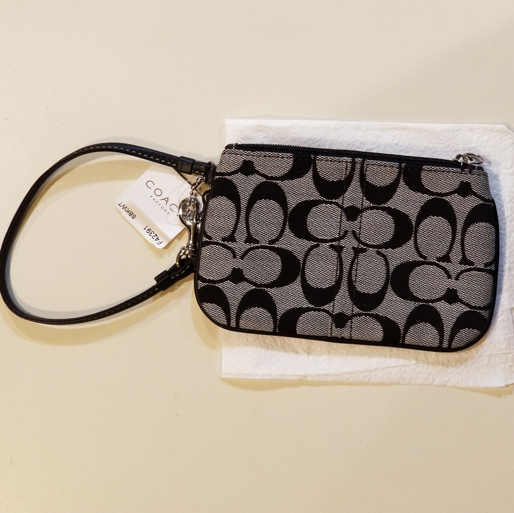 Coach Wristlet  Grey and Black, New With Tags